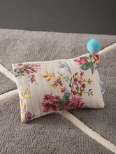 Load image into Gallery viewer, Kanyoga - Quilted floral printed pouch
