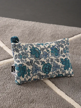 Load image into Gallery viewer, Kanyoga - Quilted floral printed pouch