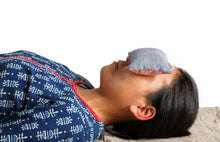 Load image into Gallery viewer, Eye Pillow Filled With Lavender & Flaxseed - Reversible - Red & Blue
